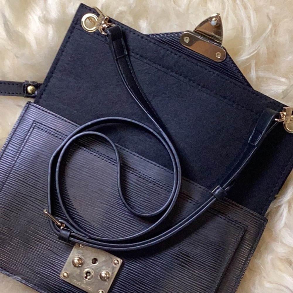Authentic LOUIS VUITTON🖤Pochette Serie Dragonne Clutch Bag with crossbody strap